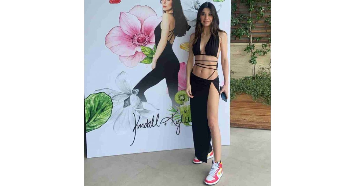 Burcu Kıratlı KENDALL + KYLIE Türkiye Yaz Koleksiyonu Tanıtımında
