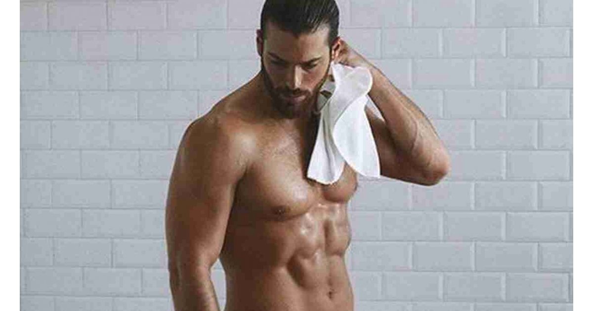 Can Yaman'dan boxerlı paylaşım! O hali dünyanın her yerinden yorum aldı: Şunu görmemek için çıkıyorum 