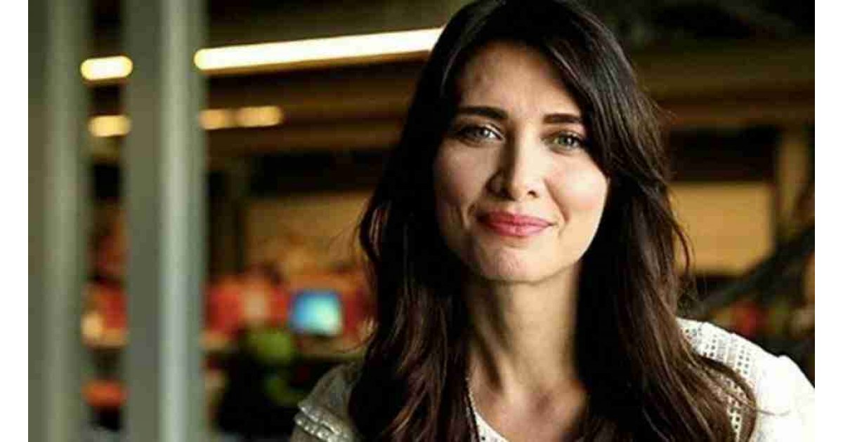 “Karlar Kraliçesi Maya” Nefise Karatay’ın kızı Maya annesinin aynısı! Anne- kızın güzelliğine yorum yağdı! 