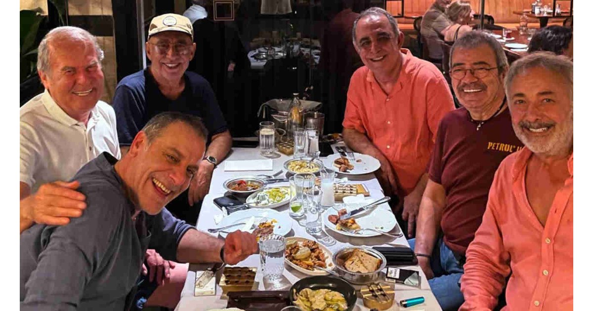 Ozan Güven 'Krallar masası'nı paylaştı 