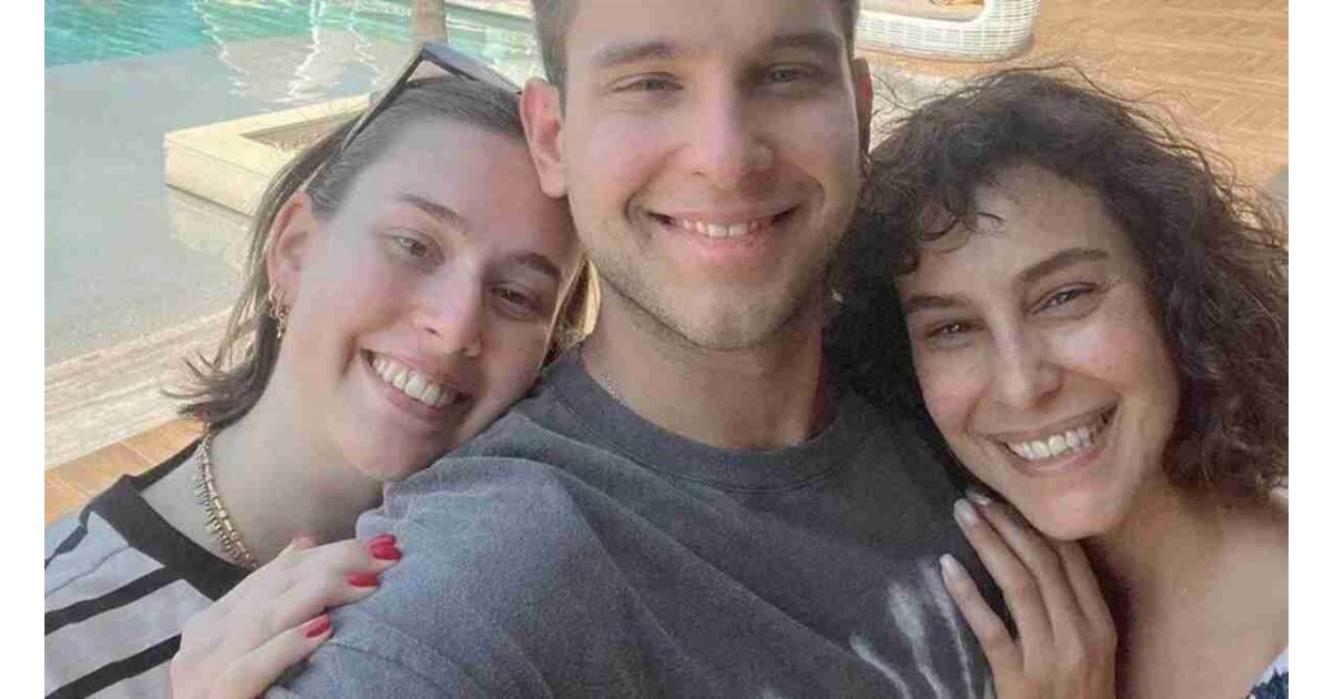 Oğulları Can'dan sevgilisi Lal ile aşk pozu geldi: Arzum Onan ve Mehmet Aslantuğ'un müstakbel gelinine bakın! 'Tıpkı kaynanası gibi güzel' 