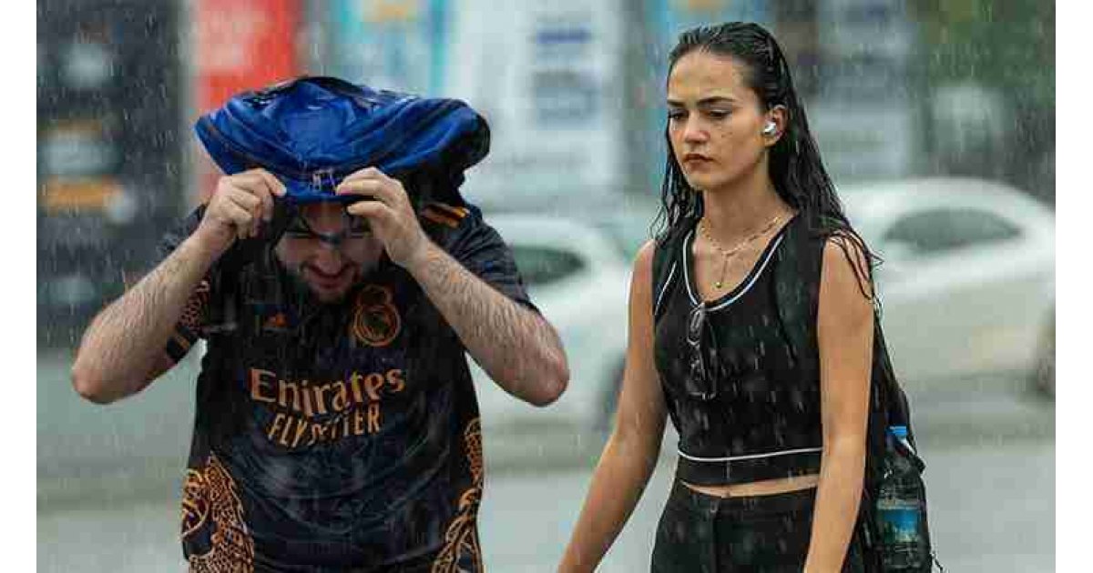 Meteoroloji'den kuvvetli yağış uyarısı! İstanbul ve Ankara dahil 15 ilde 'turuncu' ve 'sarı' kodlu alarm