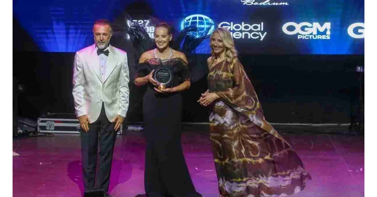 Dünyaca ünlü yıldız Sharon Stone Uluslararası İkon Ödülü’nü Bodrum'da aldı