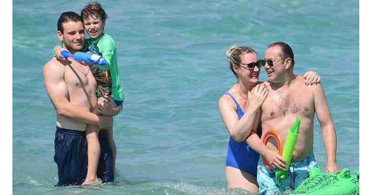 Ünlü oyuncu Şoray Uzun'un aile saadeti!