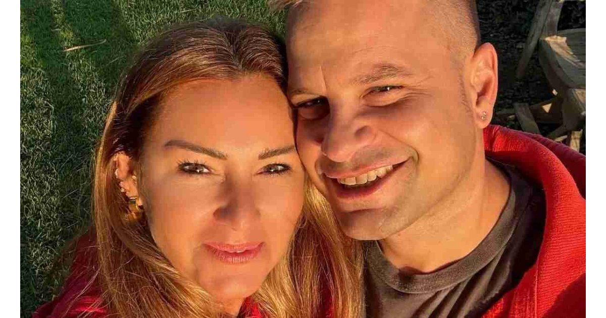 Denizde bitmeyen sohbet! Pınar Altuğ ile eşi Yağmur Atacan tüm dikkatleri üzerine çekti!