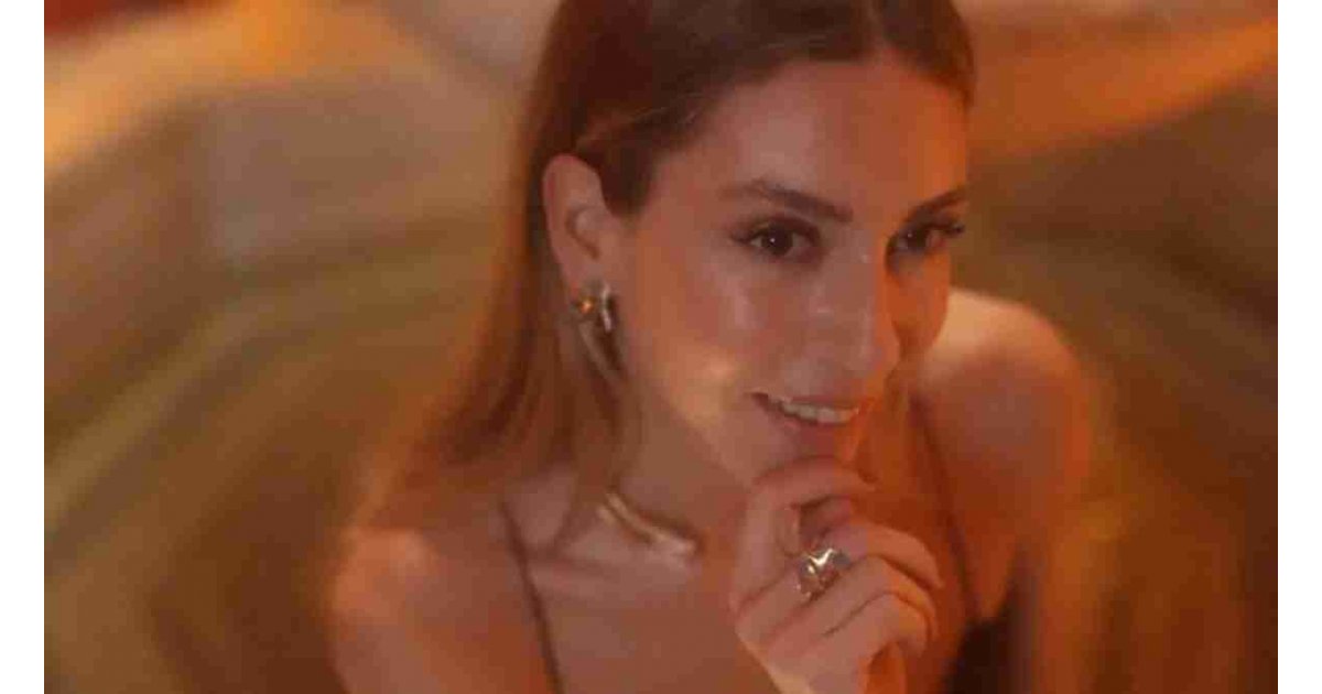 “Her hali başka güzel” 37 yaşındaki Sinem Kobal hayranlarına galerisini gezdirdi!