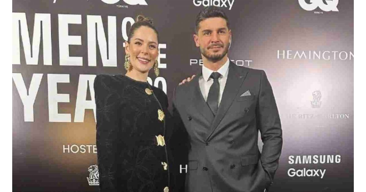 Yıldız Çağrı Atiksoy eşi Berk Oktay ve kızını paylaştı! Berk Oktay kızı Milena’ya formayı giydirdi!