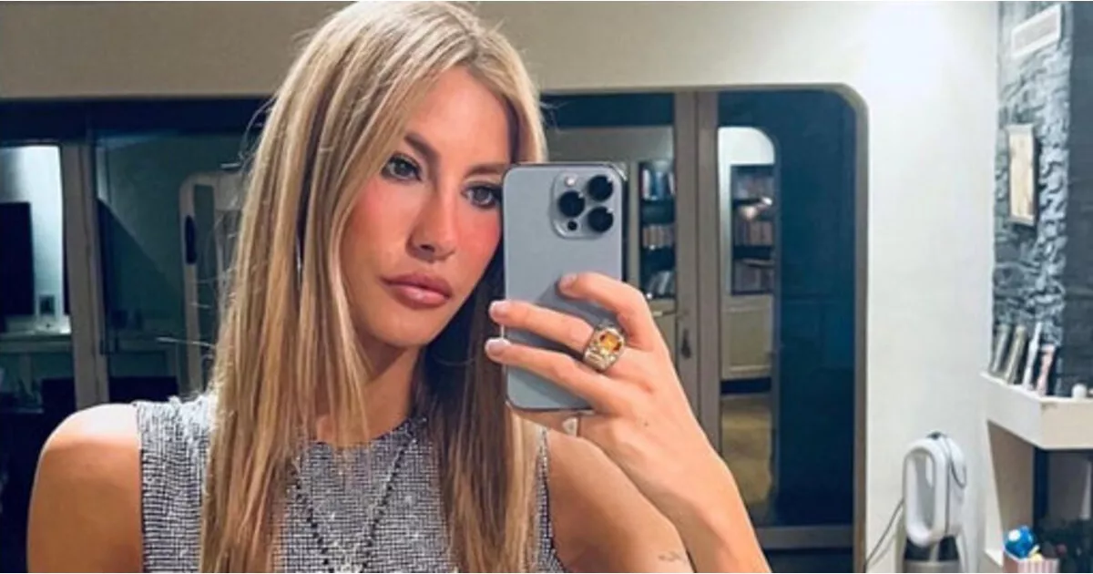 Çağla Şıkel'in güzellik sırrı altın sütü.
