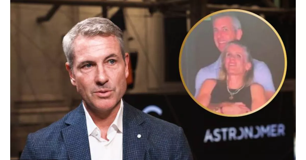 Dev şirket CEO’su, Coldplay konserinde iş arkadaşıyla Kiss Cam’de samimi anlar yaşadı.