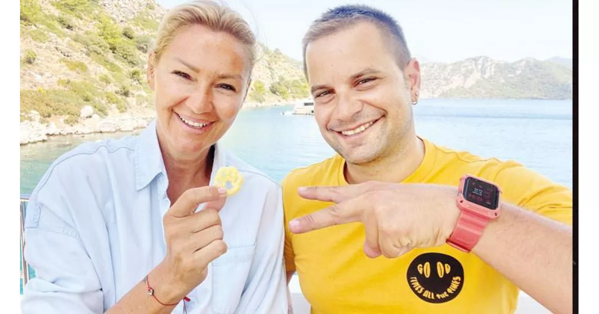 Pınar Altuğ, ilk öpücüğün her şeyi başlattığını, aksi halde çoktan ayrılacaklarını söyledi.