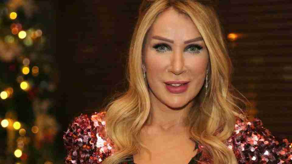 4 milyon dolara almıştı! Seda Sayan'ın havuzlu lüks villasına bakın! İşte Çağlar Ökten ile zevkle döşenmiş aşk yuvası... 