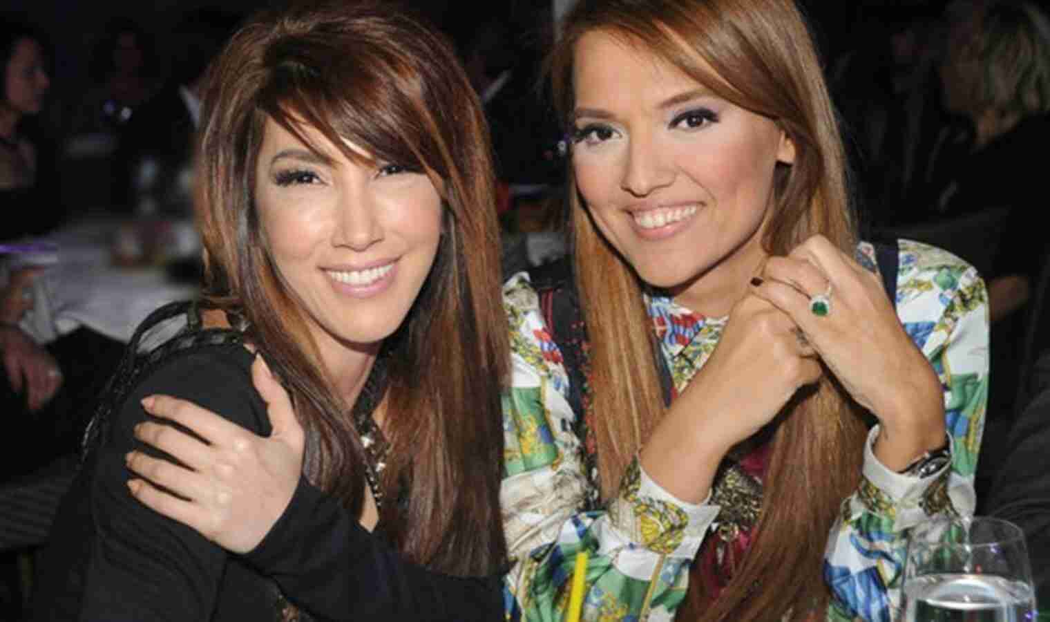 Küslük bitti: Hande Yener ve Demet Akalın sahnede buluştu 