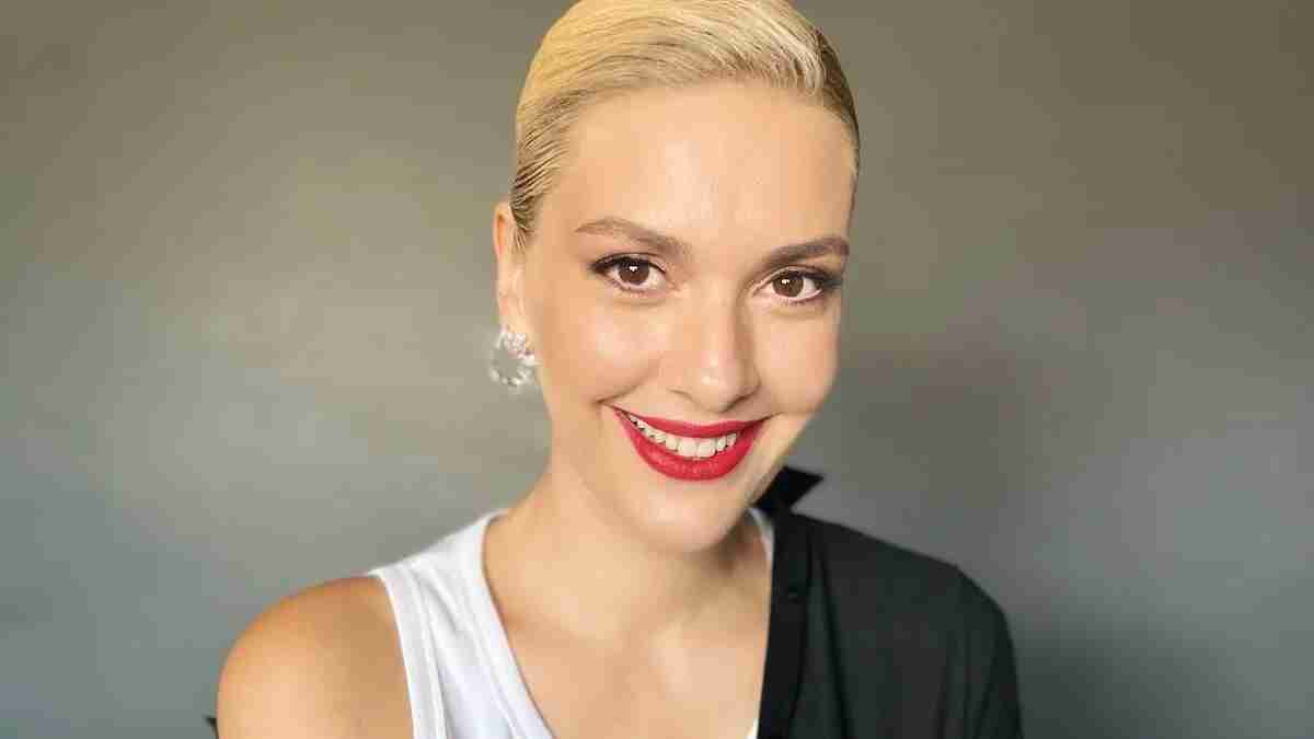 Bergüzar Korel yeni yaşını böyle kutladı! Esra Erol’dan yakın arkadaşı Bergüzar Korel’e duygusal kutlama: Dokunsan ağlarım!