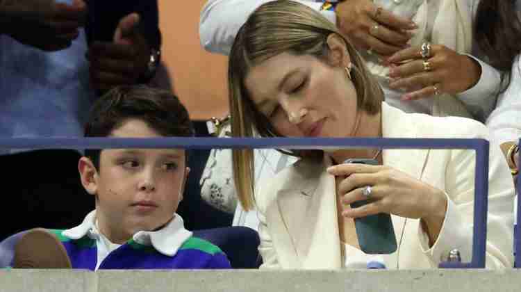 Bütün dünyanın gözleri önünde aldatılmıştı... Evliliğini kurtardı, bir tane daha doğurdu: Artık oğluyla arkadaş gibi!