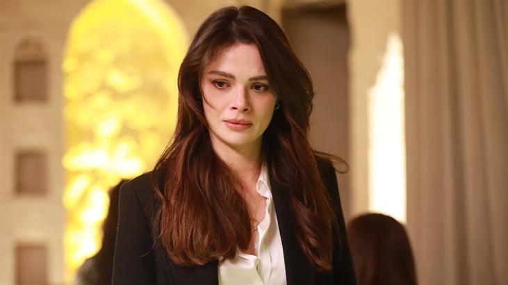 Uzak Şehir'in Alya'sı Sinem Ünsal'dan açıklama! Diziyle ilgili ipucu verdi