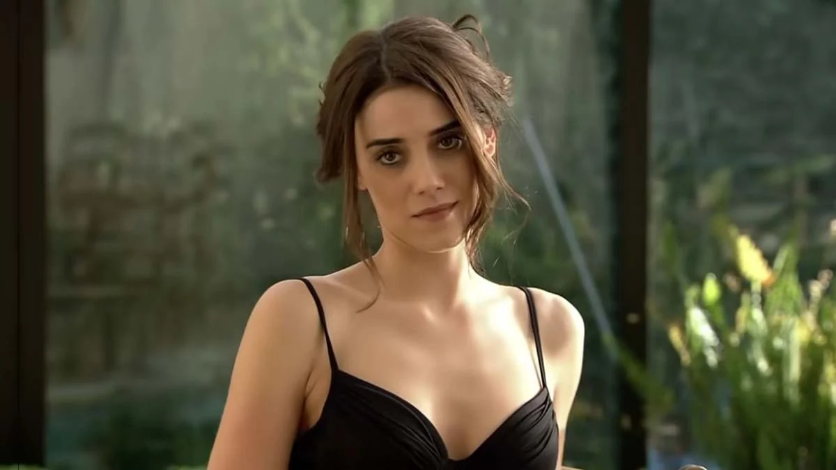 Cansu Dere'den Ayşe Barım açıklaması