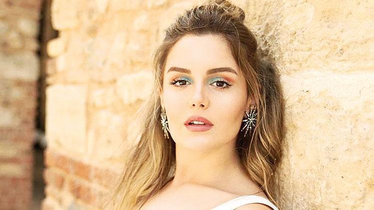 Alara Turan, annesinin Ankara'nın 'Mesude'si olduğunu, kendisinin de çok fevri olduğunu söyledi.
