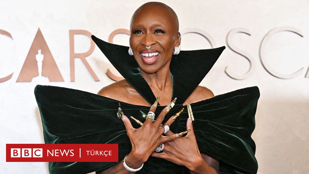 Hollywood yıldızları, göz alıcı kıyafetleriyle Oscar Ödülleri'nde kırmızı halıda boy gösterdi.
