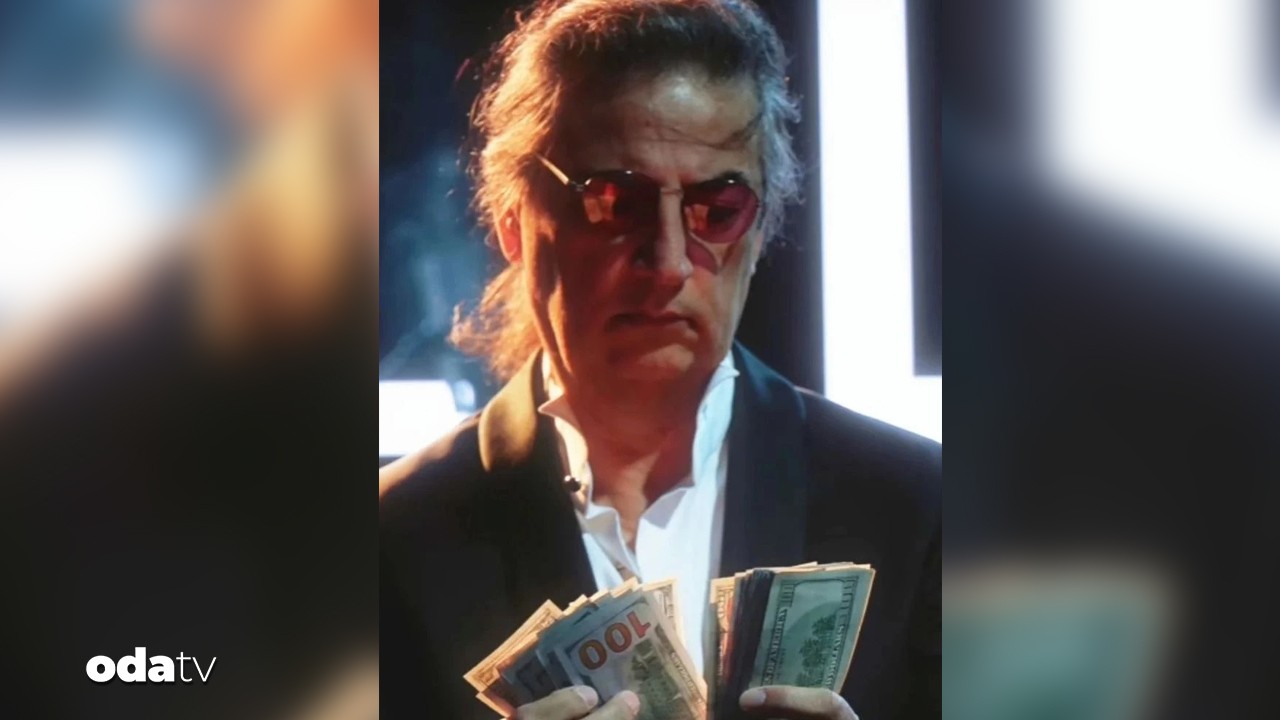 Çelik, meslektaşlarına dolar gönderdi.
