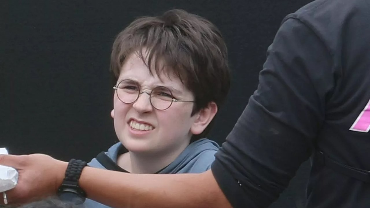 Harry Potter dizisi çekimleri başladı, ilk set fotoğrafları Londra Hayvanat Bahçesi’nde çekildi. Harry Potter dizisi çekimleri başladı, ilk set fotoğrafları Londra Hayvanat Bahçesi’nde çekildi.