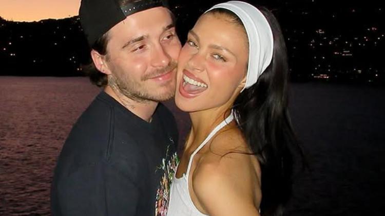 Karımın küvet pozunu ben çektim dedi, ortalık karıştı. Paranız çok olabilir ama ahlakınız yok! Karımın küvet pozunu ben çektim dedi, ortalık karıştı. Paranız çok olabilir ama ahlakınız yok!