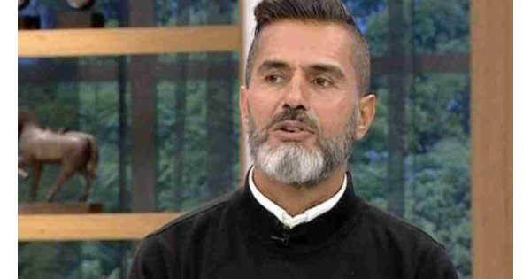 Maneviyata yönelen Yaşar Alptekin’in dört katlı villası adeta bir müze gibi! İşte Yaşar Alptekin’in saray yavrusu... Maneviyata yönelen Yaşar Alptekin’in dört katlı villası adeta bir müze gibi! İşte Yaşar Alptekin’in saray yavrusu...