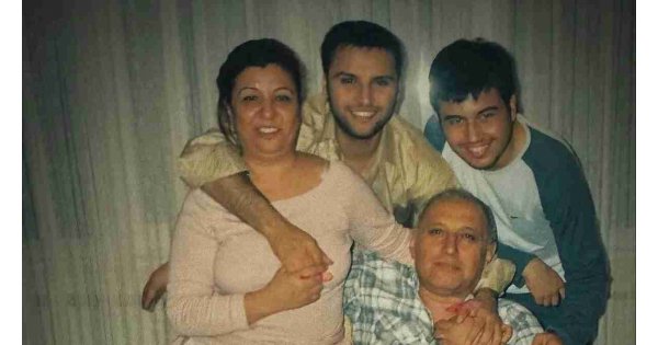 Alişan’ın dinmeyen kardeş acısı! 3 koca yıl geçti sensiz... Şarkıcı Alişan’ın genç yaşta kaybettiği kardeşine özlemi yürek dağladı! Alişan’ın dinmeyen kardeş acısı! 3 koca yıl geçti sensiz... Şarkıcı Alişan’ın genç yaşta kaybettiği kardeşine özlemi yürek dağladı!