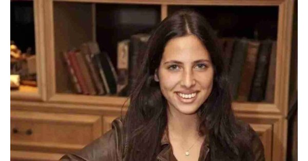 Zehra Çilingiroğlu sevgilisiyle Alaçatı gecelerinde ortaya çıktı! İşte Kaya Çilingiroğlu ile Hülya Avşar’ın müstakbel damadı... Zehra Çilingiroğlu sevgilisiyle Alaçatı gecelerinde ortaya çıktı! İşte Kaya Çilingiroğlu ile Hülya Avşar’ın müstakbel damadı...