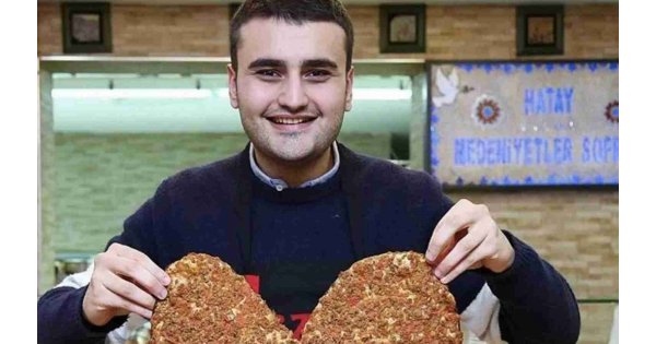 CZN Burak'tan samimi ilişki itirafı: 'Keşke gitmeseydi' CZN Burak'tan samimi ilişki itirafı: 'Keşke gitmeseydi'