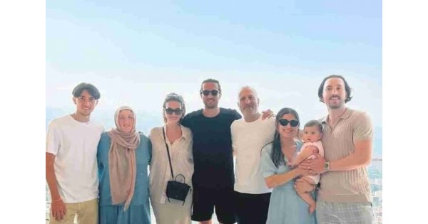 El öpmeye gitti: Yusuf Yazıcı ve Melisa Aslı Pamuk çifti Trabzon'da El öpmeye gitti: Yusuf Yazıcı ve Melisa Aslı Pamuk çifti Trabzon'da