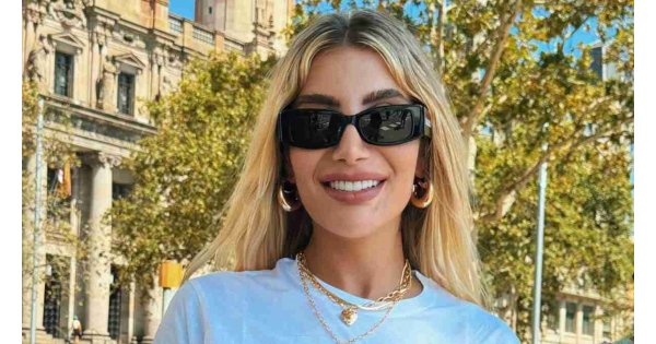 Şarkıcı İrem Derici, Barcelona'da! Tatil kareleri sosyal medyada gündem oldu Şarkıcı İrem Derici, Barcelona'da! Tatil kareleri sosyal medyada gündem oldu