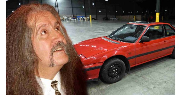 Barış Manço'nun kırmızı Honda'sı Türkiye yolunda... Depoda bulunmuştu Barış Manço'nun kırmızı Honda'sı Türkiye yolunda... Depoda bulunmuştu