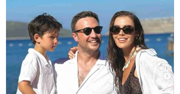 Filiz Akın'a komşu oldular! Hatice Şendil ve Burak Sağyaşar çifti usta oyuncuyu ziyaret etti