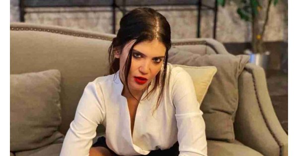 Kızılcık Şerbeti’nin Nilay’ı Feyza Civelek’in evinin muhteşem manzarası görenleri büyüledi! Odasındaki o detay dikkatlerden kaçmadı! Kızılcık Şerbeti’nin Nilay’ı Feyza Civelek’in evinin muhteşem manzarası görenleri büyüledi! Odasındaki o detay dikkatlerden kaçmadı!