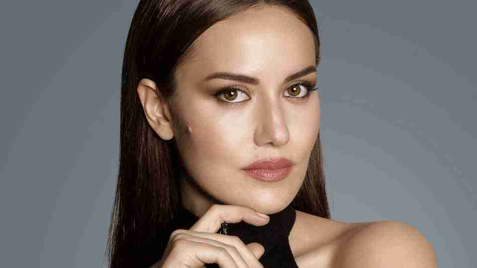 Fahriye Evcen Kimdir? 