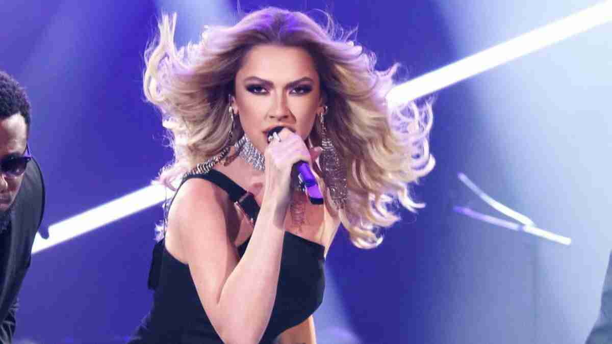 Hadise'nin mini elbisesinin fiyatı