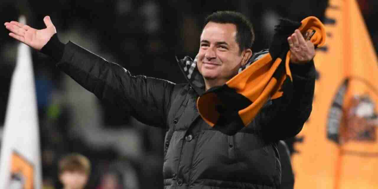 Acun Ilıcalı'dan dikkat çeken açıklamalar: 20 yıldır montum yoktu, Hull City'i alınca 8-10 tane aldım Acun Ilıcalı'dan dikkat çeken açıklamalar: 20 yıldır montum yoktu, Hull City'i alınca 8-10 tane aldım