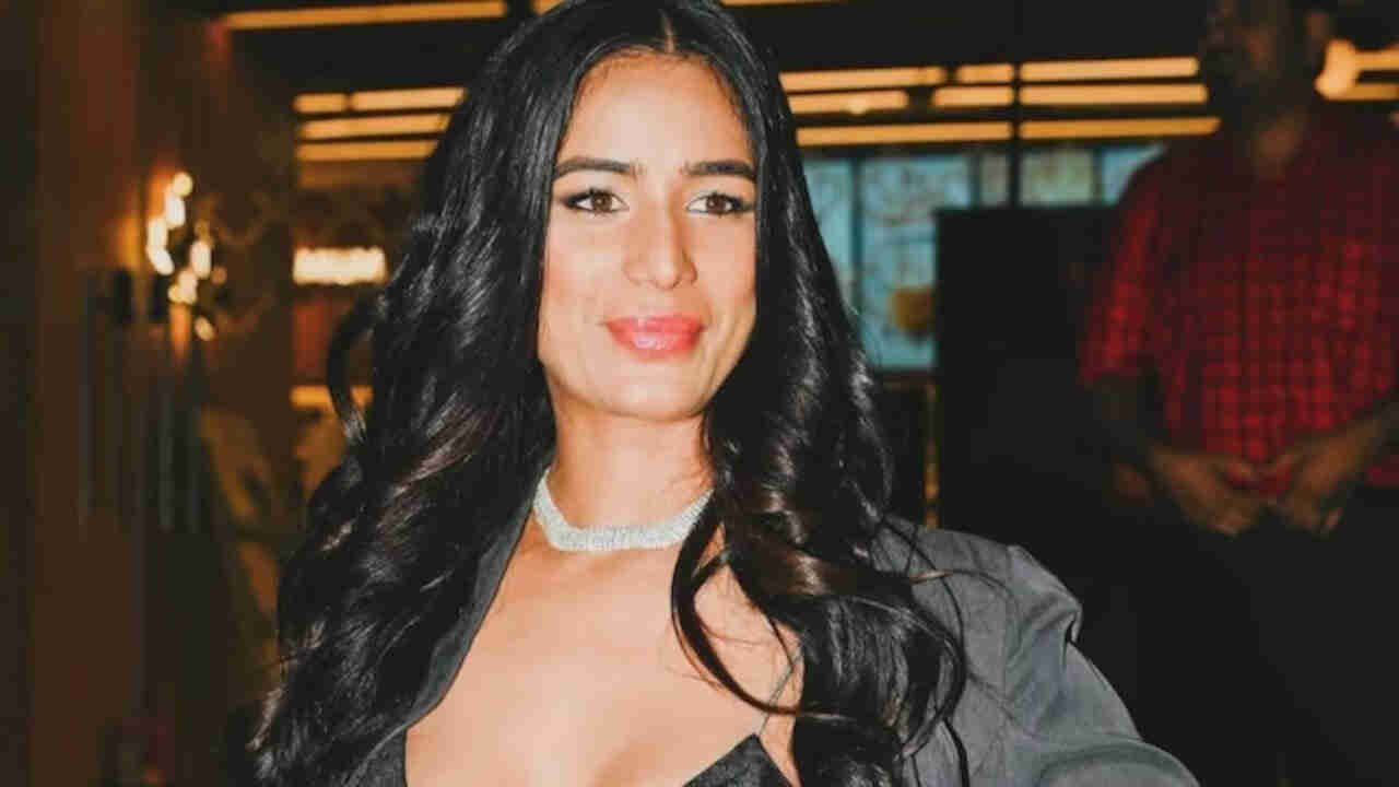 Ünlü oyuncu 'rahim ağzı kanseri' için kendini ölmüş gibi gösterdi Ünlü oyuncu 'rahim ağzı kanseri' için kendini ölmüş gibi gösterdi