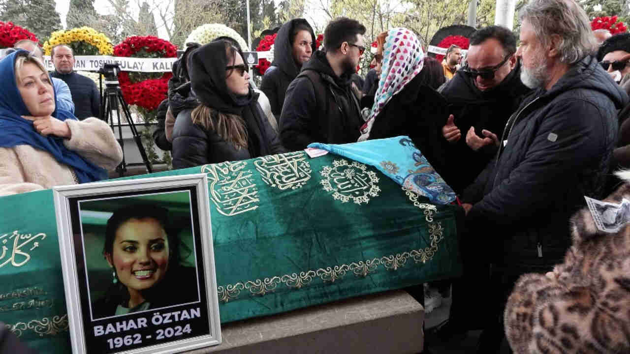 Bahar Öztan son yolculuğuna uğurlandı